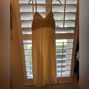 Zara crochet flowy midi dress size M medium cream tan neutral